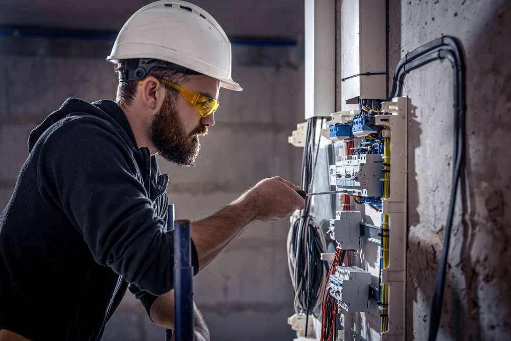 Electrical Safety Tips: Preventing Workplace Electrical Injuries